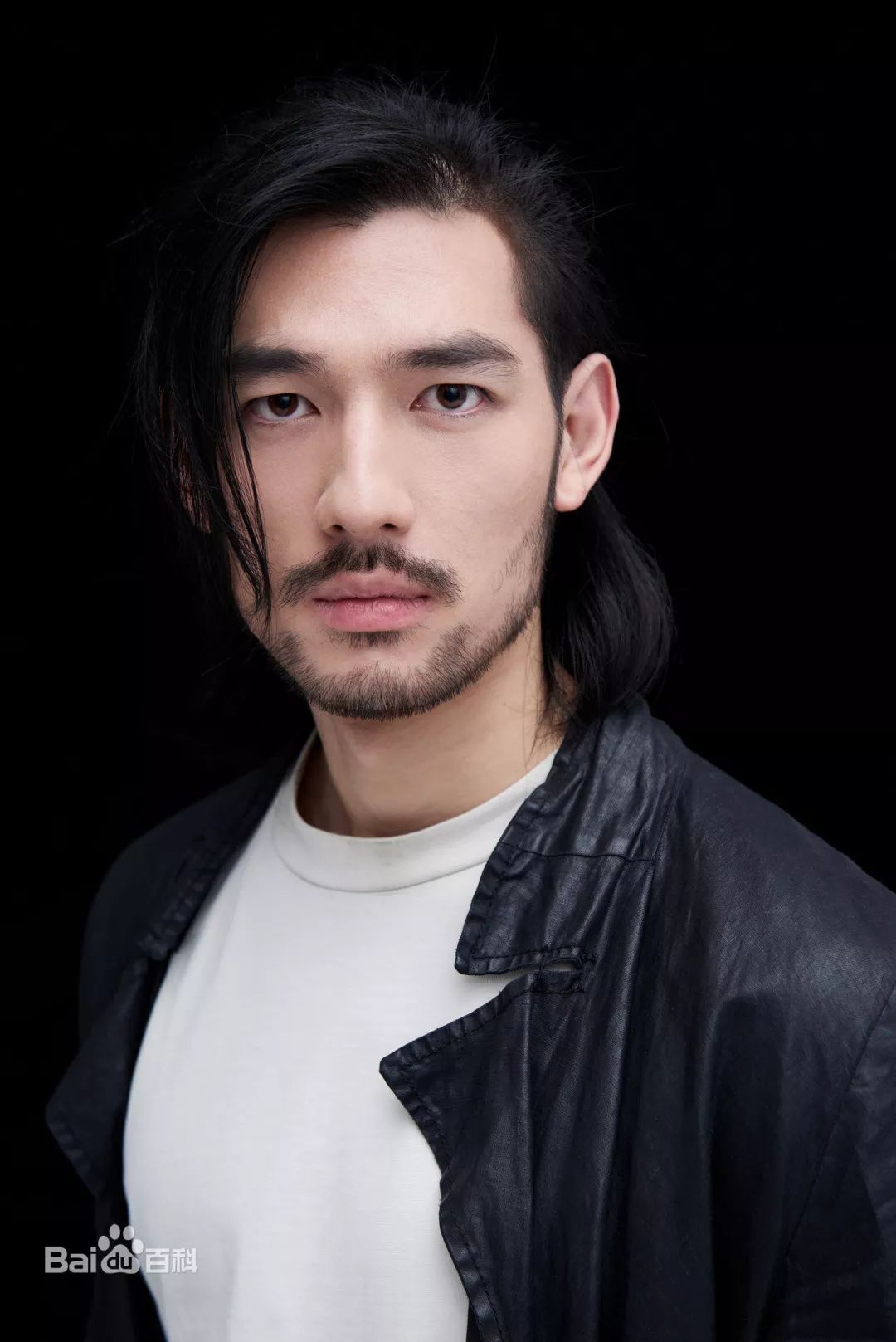 倪寒最新照片，時(shí)代背景下的獨(dú)特印記風(fēng)采