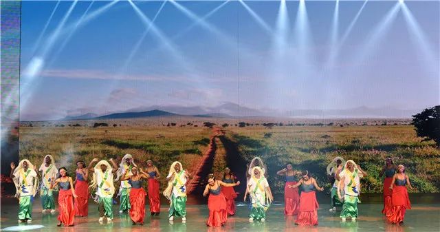 最新韻律舞，小巷深處的舞蹈秘境探索