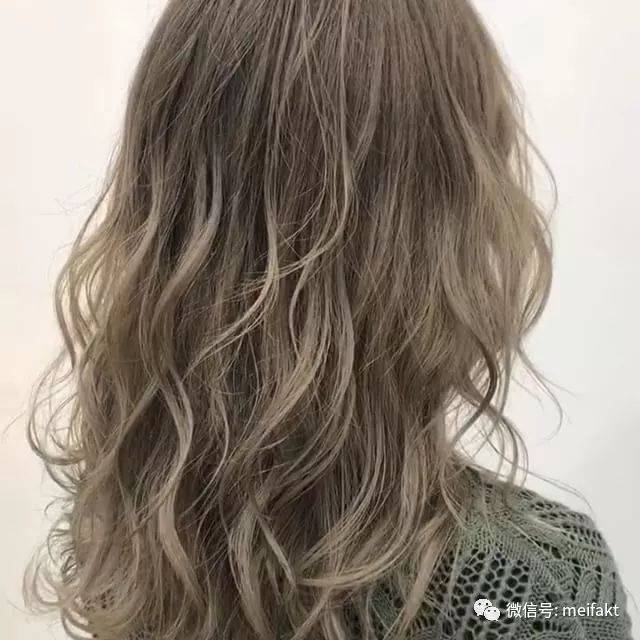 染發(fā)最新潮色，展現(xiàn)變化之美，自信之源