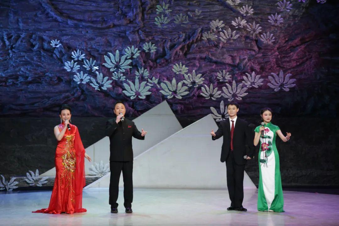 安徽黃梅戲最新動(dòng)態(tài)揭秘，探索戲曲傳承與創(chuàng)新之路