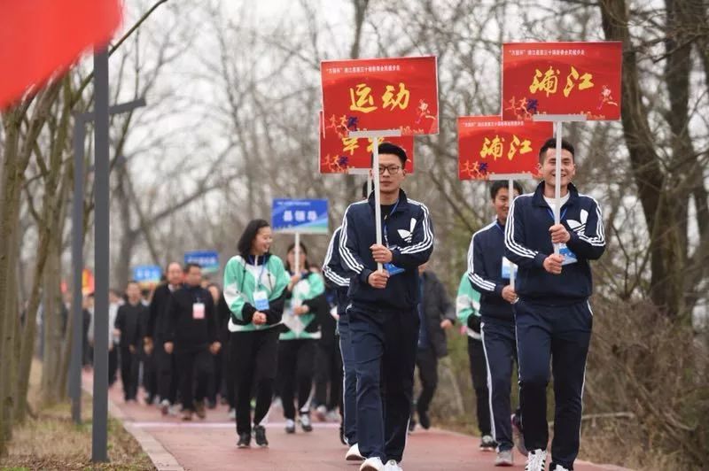 施振強(qiáng)最新動態(tài),施振強(qiáng)最新動態(tài)，與大自然共舞，尋找內(nèi)心的平和樂章