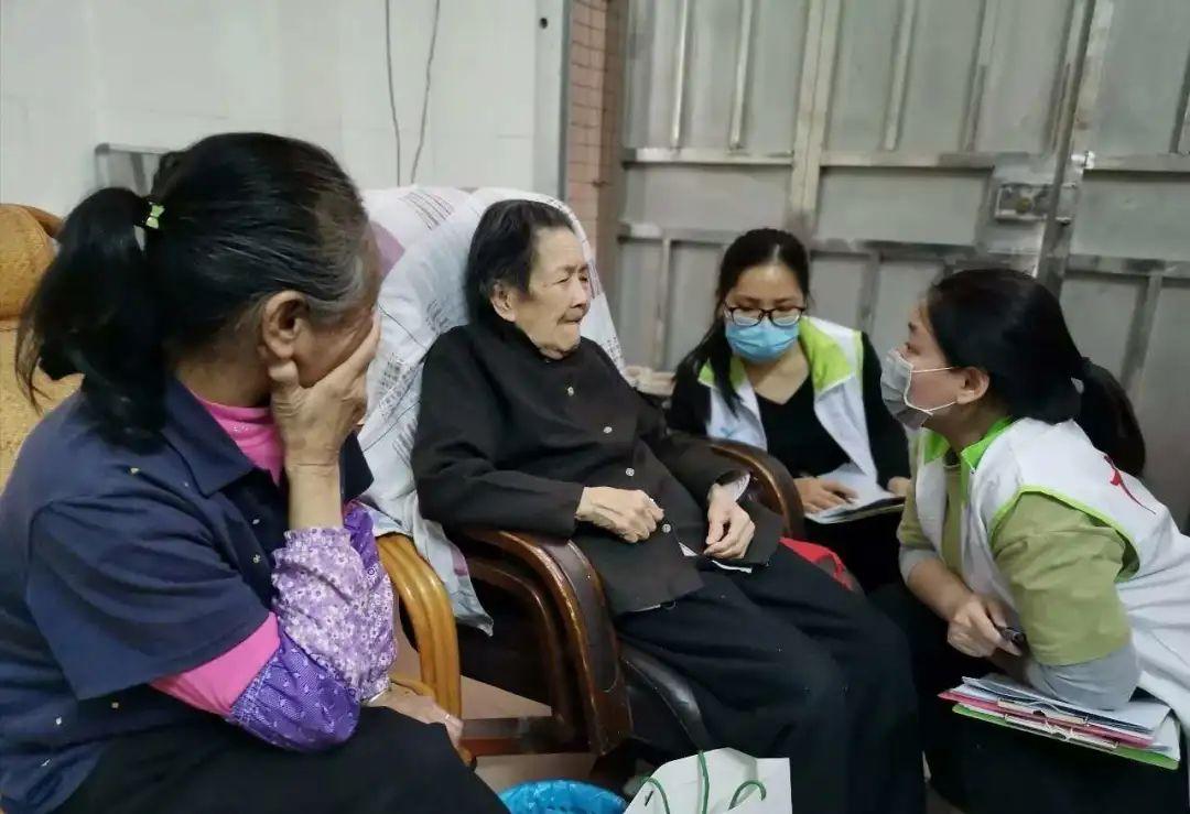 最新疫情通報與小巷深處的特色小店之旅