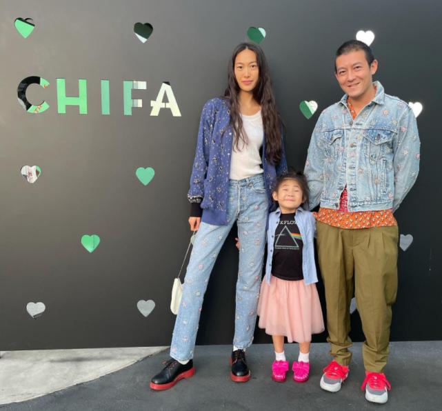 秦舒培陳冠希最新科技產(chǎn)品介紹亮相，引領(lǐng)潮流新風(fēng)向！