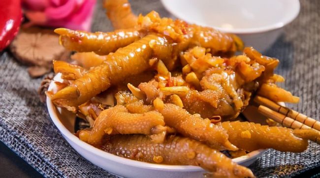 最新涼拌雞爪小吃風靡，成為時代佳肴的首選