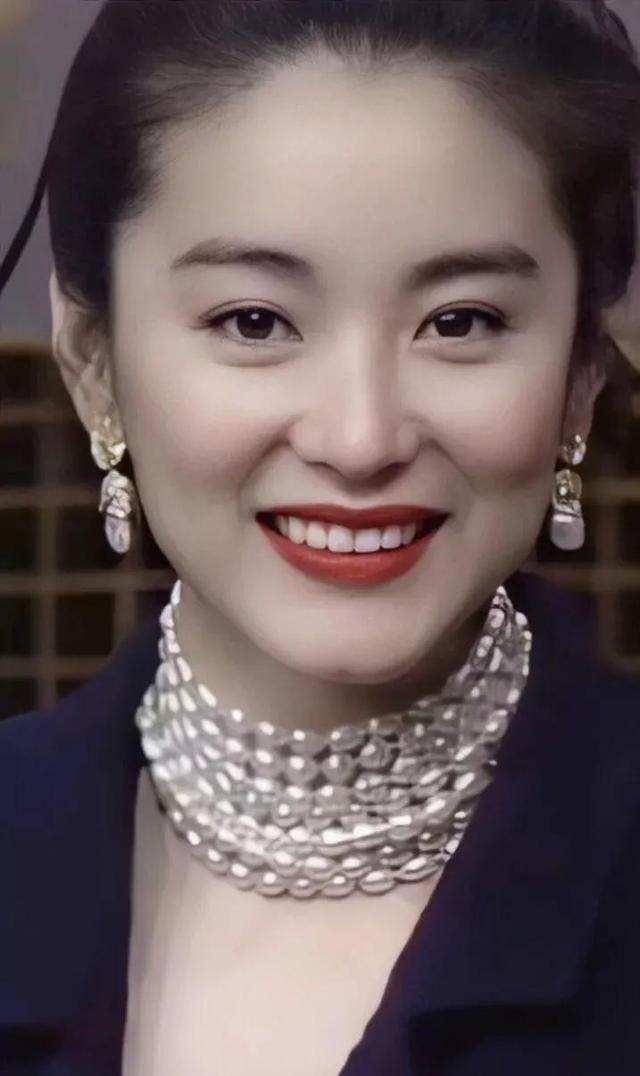 國(guó)內(nèi)一線(xiàn)女明星，星光璀璨下的輝煌人生