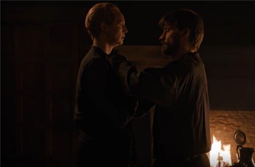 權(quán)利的游戲龍媽演員艾米莉亞·克拉克，演技背后的故事與成長之路