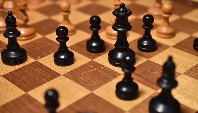 國(guó)際象棋比賽中的棋子數(shù)量深度解析與觀點(diǎn)闡述