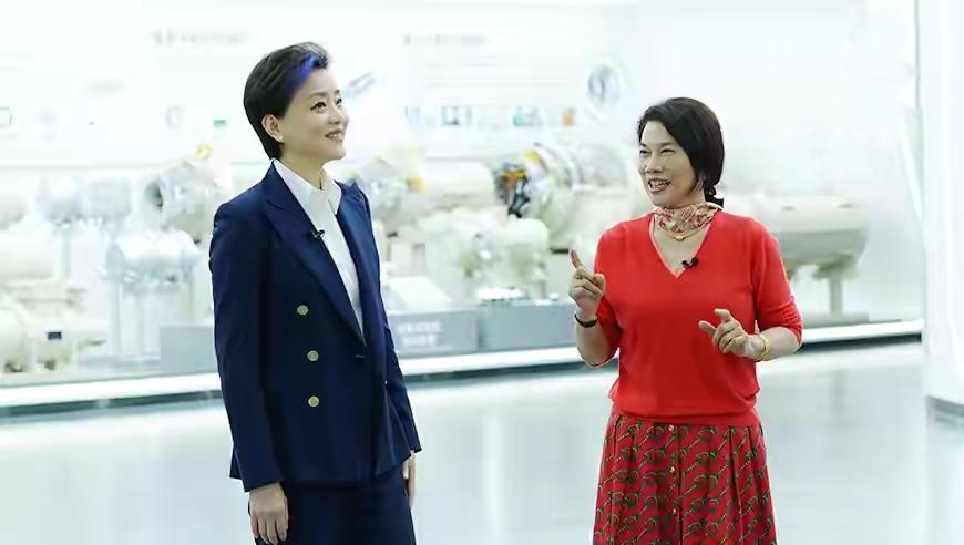 明星企業(yè)家,明星企業(yè)家，學習、變革與自信的華麗舞臺