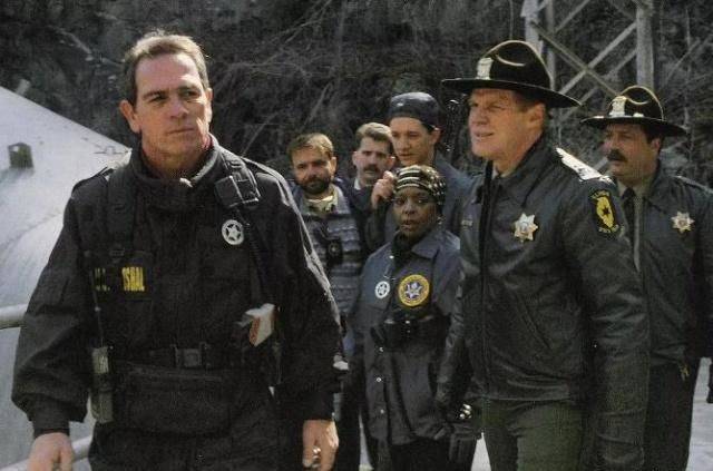 亡命天涯演員表，探尋自然美景之旅，重拾內心寧靜之旅的演員群像