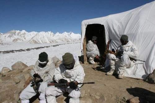 軍情快報(bào)最新一期揭秘，高科技產(chǎn)品引領(lǐng)軍事未來(lái)，體驗(yàn)前所未有的科技魅力