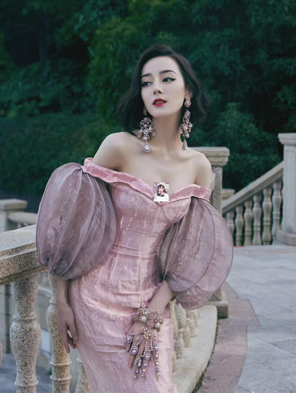 揭秘明星眼袋背后的秘密，消除眼部疲憊與眼袋的有效方法