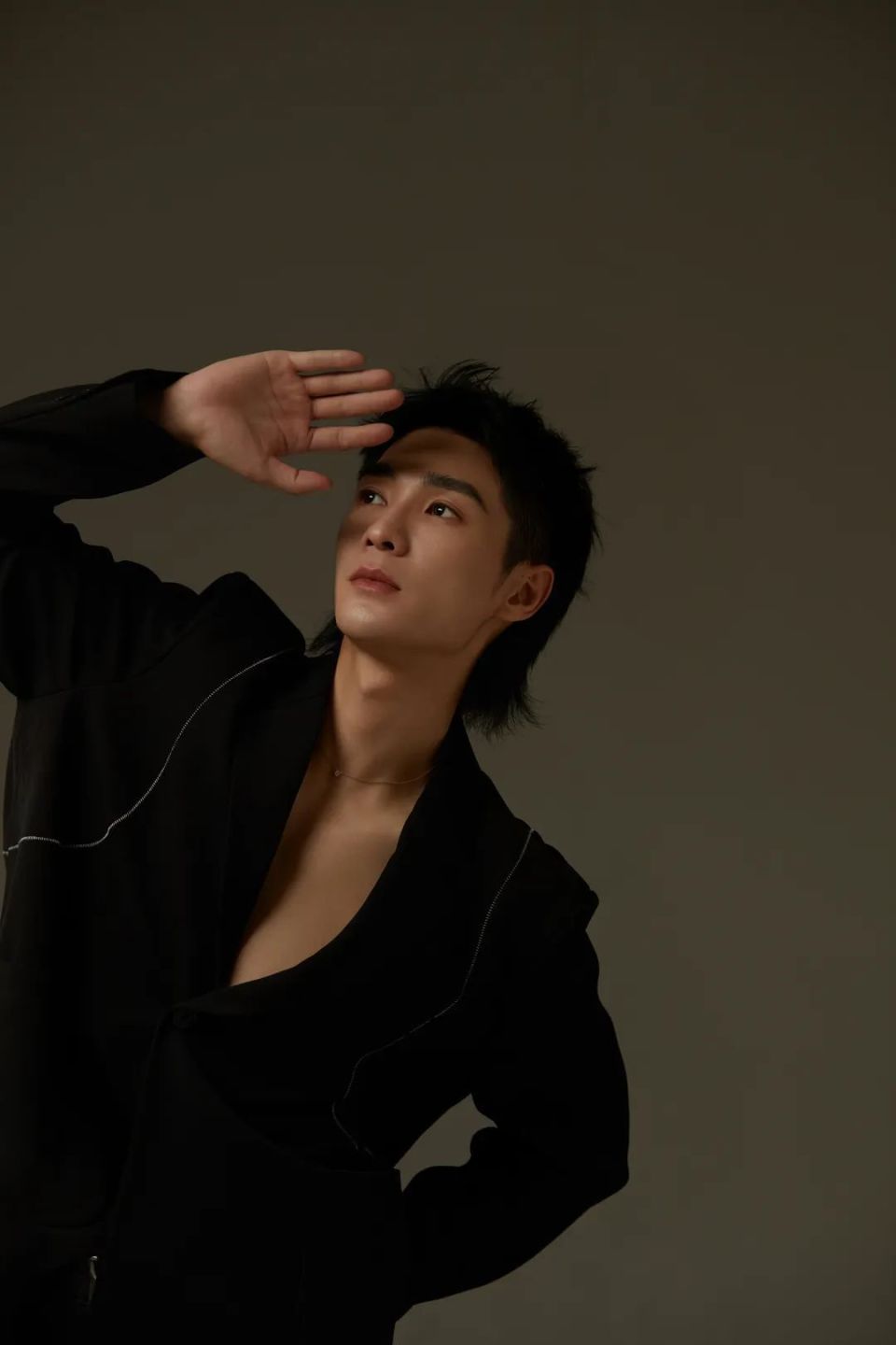 秦亦銘新動(dòng)態(tài)，時(shí)代浪潮中的矚目焦點(diǎn)揭秘