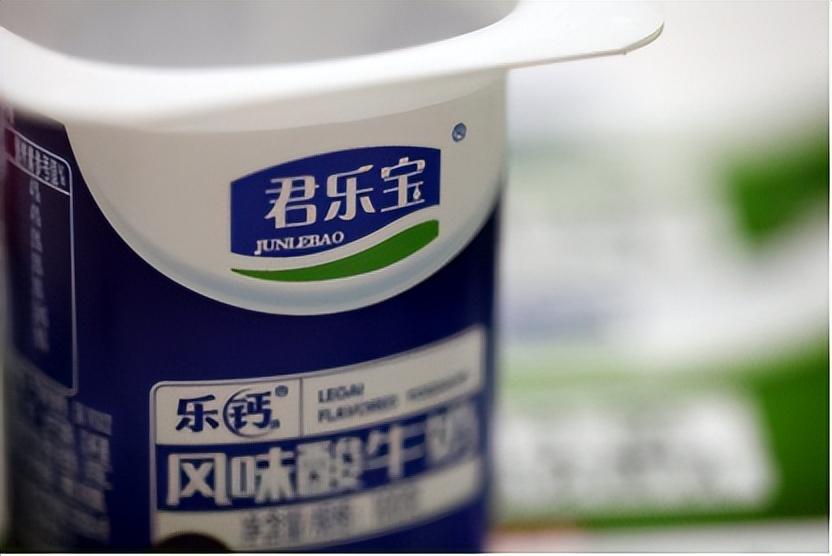 三鹿奶粉上市，科技重塑育兒生活，注入新活力