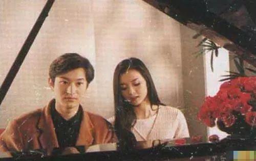 演員燈,演員燈，舞臺之光，演繹精彩瞬間