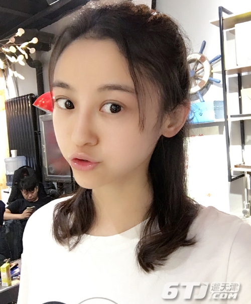 女演員徐婷照片，展現(xiàn)變化、學(xué)習(xí)與自信的力量