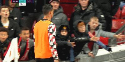 比賽解說員的角色、職責(zé)與技能要求詳解