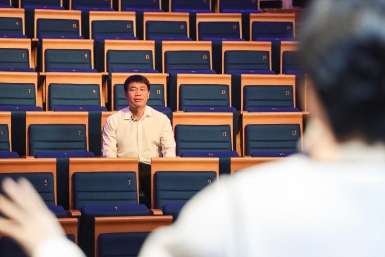 演員張玉，舞臺(tái)到熒屏的躍遷之路——自信與成就之光