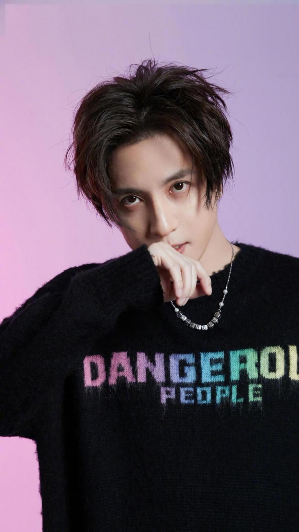 薛之謙最新帥氣寫真,薛之謙最新帥氣寫真——潮流前沿的音樂才子風采