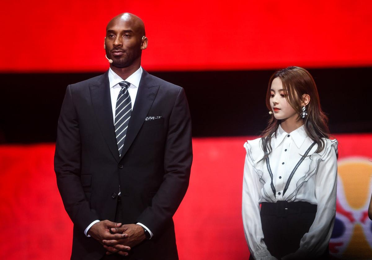 明星空難背后的秘密與小巷深處的寶藏探索