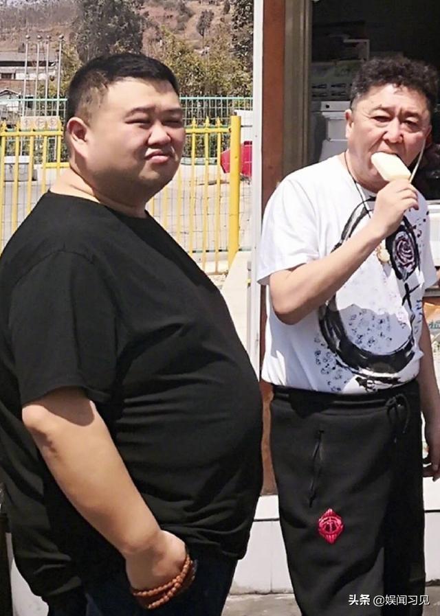 相聲演員石富寬，小巷特色小店的傳奇之旅