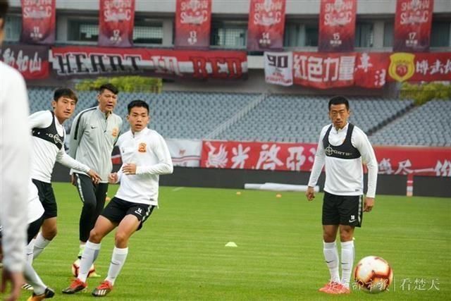 今天中超武漢比賽直播,今天中超武漢比賽直播——科技盛宴，開(kāi)啟智能觀賽新紀(jì)元