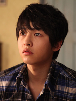 狼少年演員的成長(zhǎng)故事，友情、愛(ài)與溫馨的旅程