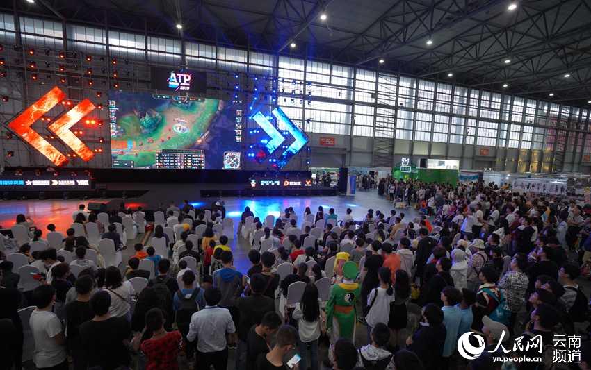 昆明LOL賽場趣事，友情與陪伴的日常