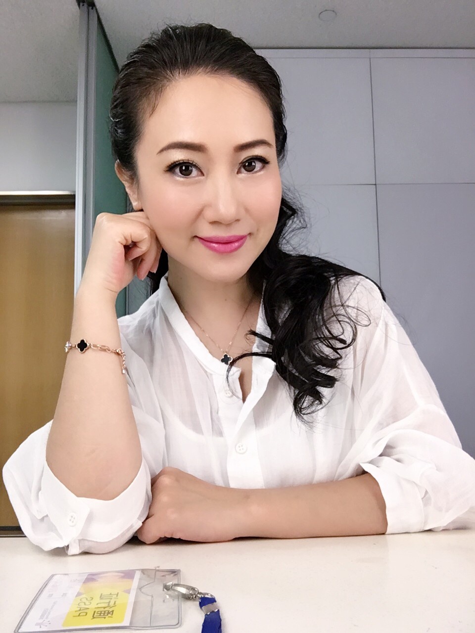 祖青演員，自然美景中的內(nèi)心寧?kù)o之旅