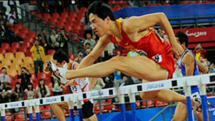 劉翔2012比賽回顧與觀點(diǎn)，賽場風(fēng)采再現(xiàn)視頻記錄劉翔輝煌時(shí)刻