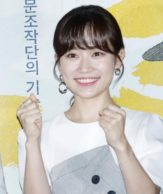 演員金瑟祺，演技之路與閃耀星途的璀璨人生