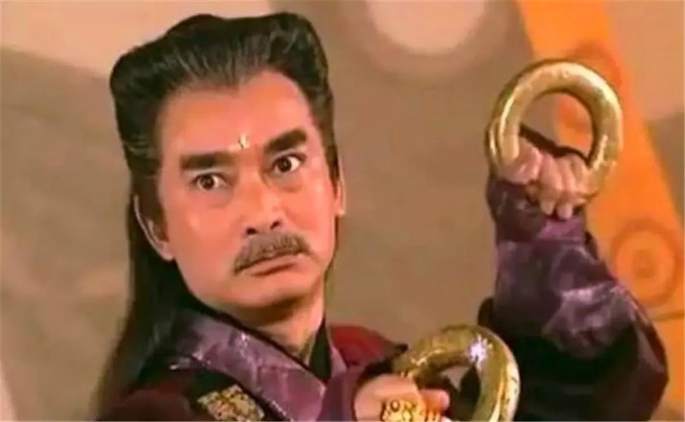 僵的演員探尋小巷隱秘寶藏