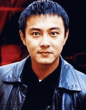 禿頂男明星的尋美之旅與內(nèi)心平和之旅