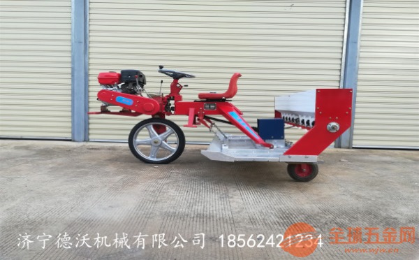 探秘新型自走式水稻直播設(shè)備，小巷深處的農(nóng)業(yè)科技寶藏