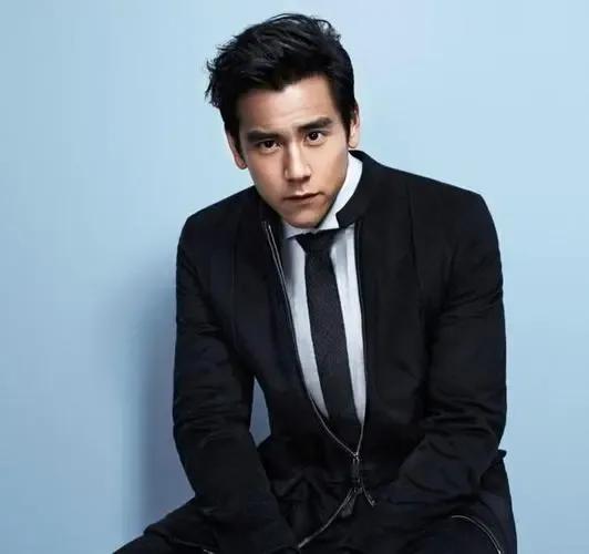 國(guó)民男神愛(ài)上我，心靈與自然的浪漫之旅最新章節(jié)