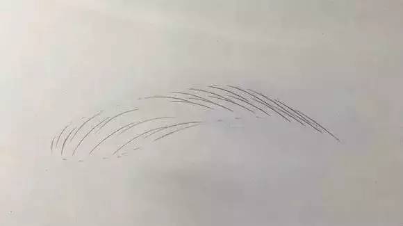 最新線(xiàn)條眉畫(huà)法教程，探尋內(nèi)心平靜的眉毛魅力