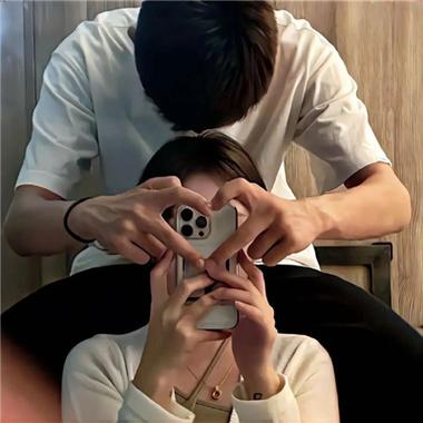 情侶圖像2025最新一對，愛的日常趣事分享