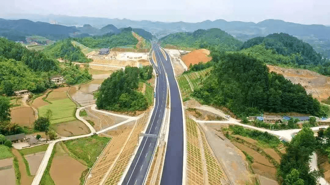 遵余高速最新動態(tài)，探尋小巷中的獨特風(fēng)味。