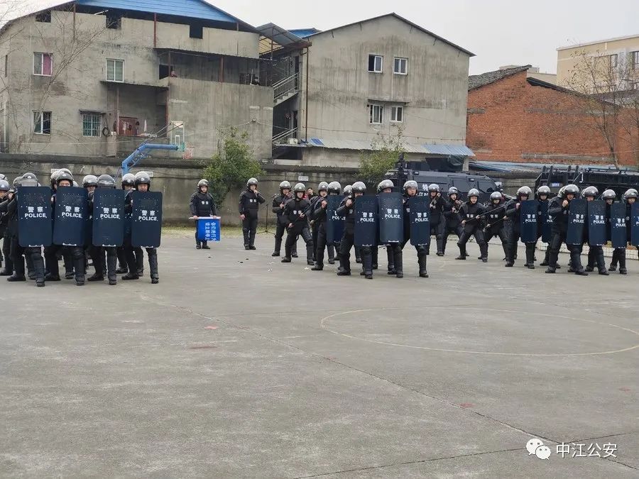 中江警察最新掏槍事件進(jìn)展報(bào)道